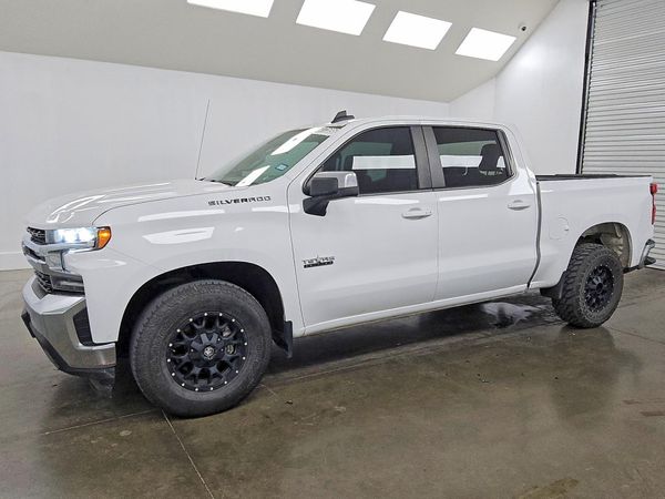 2021 CHEVROLET SILVERADO LT — Front 3/4