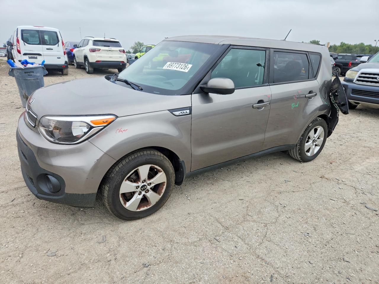 2017 KIA SOUL — Front 3/4