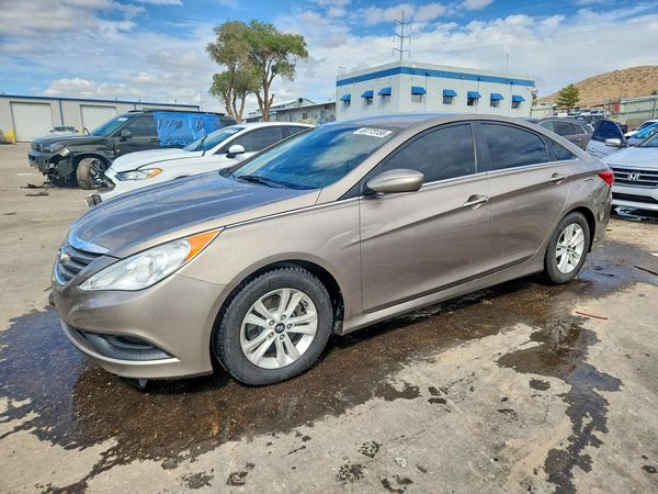 2014 HYUNDAI SONATA GLS/ GLS Popular — Front 3/4