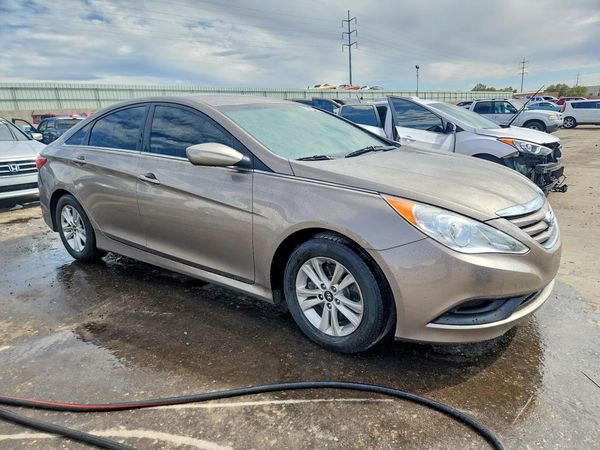 2014 HYUNDAI SONATA GLS/ GLS Popular — Passenger 3/4