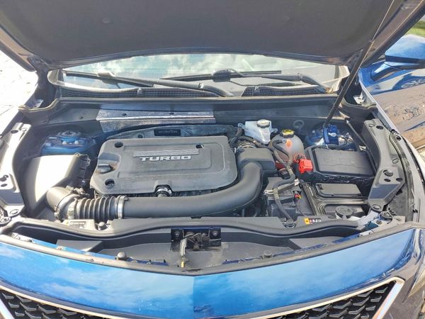 2019 CADILLAC XT4 Sport — Engine bay