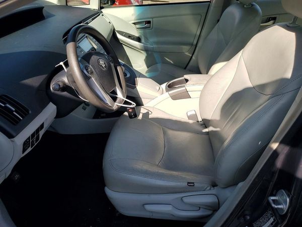 2013 TOYOTA PRIUS — DENT
