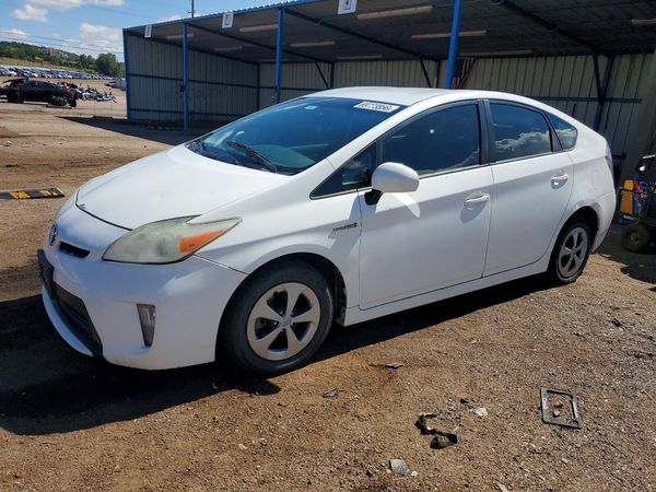 2013 TOYOTA PRIUS — DSFA — Front 3/4