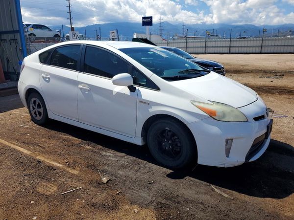 2013 TOYOTA PRIUS — Passenger 3/4