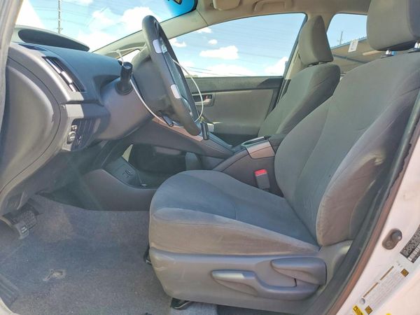 2013 TOYOTA PRIUS — DENT