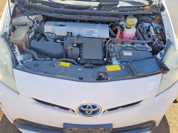 2013 TOYOTA PRIUS — Engine bay