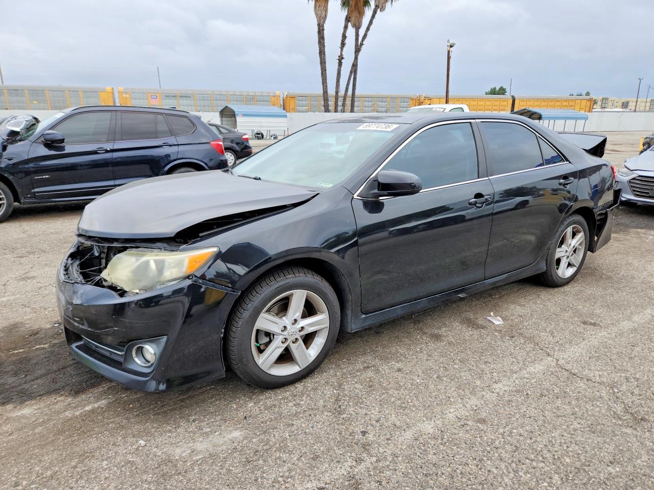 2014 TOYOTA CAMRY — Front 3/4