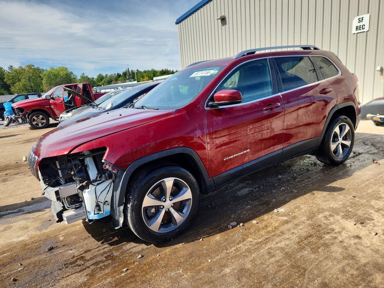 2019 JEEP CHEROKEE Limited — Front 3/4