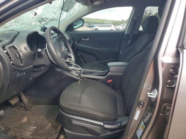 2013 KIA SPORTAGE LX — DENT