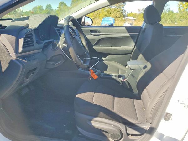 2019 HYUNDAI ELANTRA SE — DENT