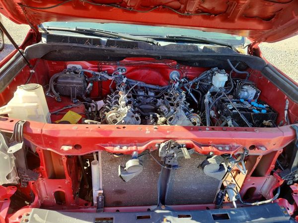 2020 TOYOTA TUNDRA SR5 Grade — Engine bay