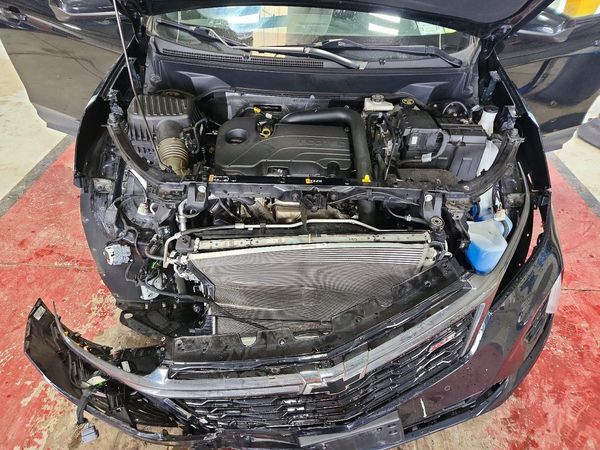 2023 CHEVROLET EQUINOX RS (3LT) — Engine bay