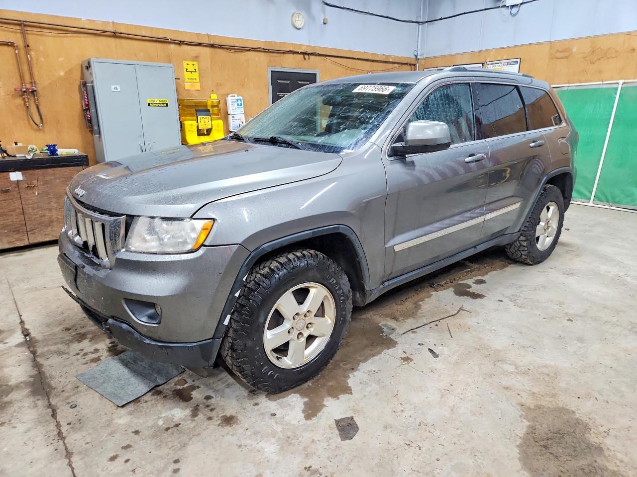 2012 JEEP CHEROKEE Laredo — Front 3/4