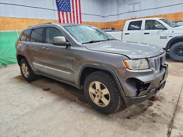 2012 JEEP CHEROKEE Laredo — Passenger 3/4
