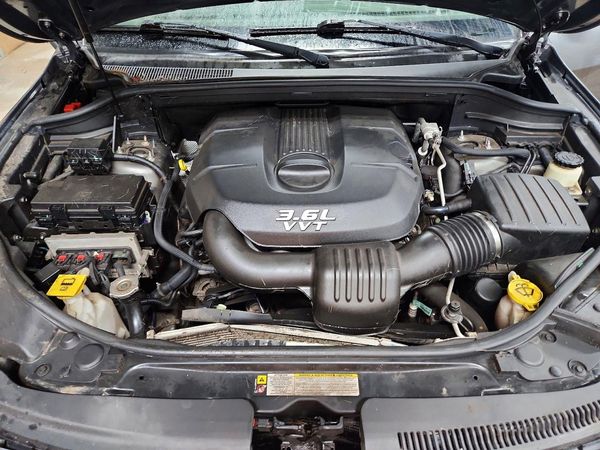 2012 JEEP CHEROKEE Laredo — Engine bay