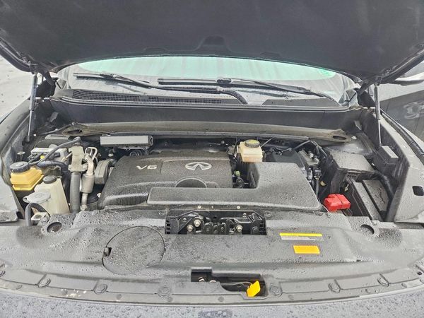2018 INFINITI QX60 — Engine bay