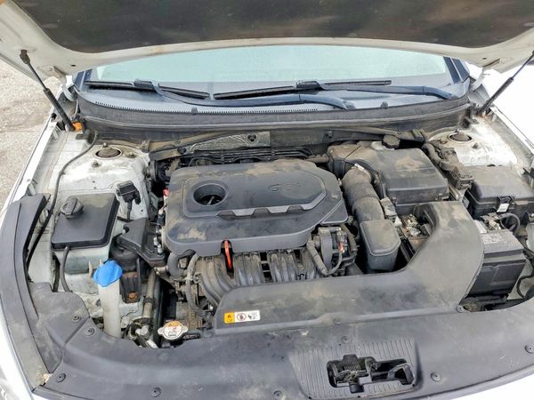 2016 HYUNDAI SONATA — Engine bay