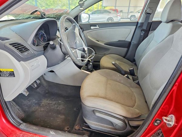 2012 HYUNDAI ACCENT — DENT