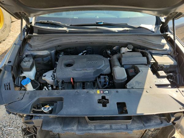 2020 HYUNDAI SANTA FE SEL — Engine bay