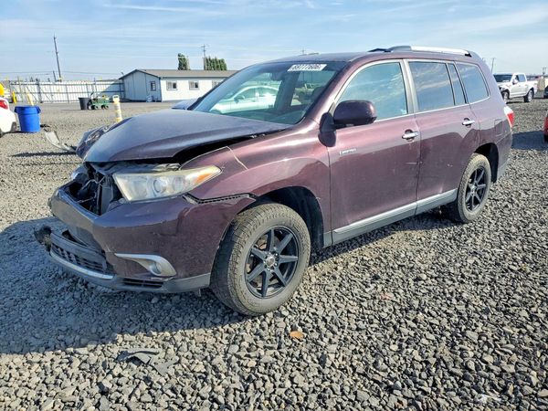 2013 TOYOTA HIGHLANDER Base/Hybrid — Front 3/4