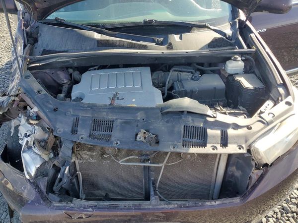 2013 TOYOTA HIGHLANDER Base/Hybrid — Engine bay