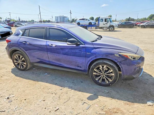 2017 INFINITI QX30 — Passenger 3/4