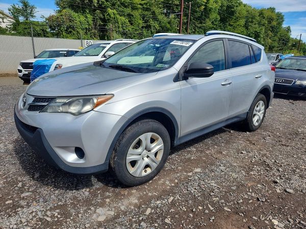 2013 TOYOTA RAV4 Standard — Front 3/4