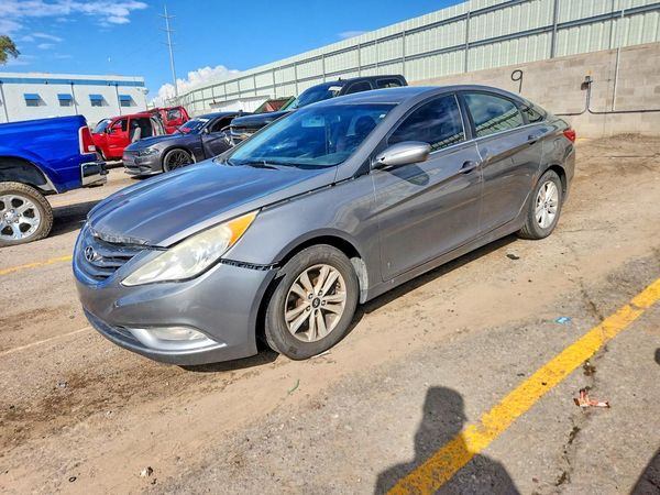2013 HYUNDAI SONATA — DSFA — Front 3/4