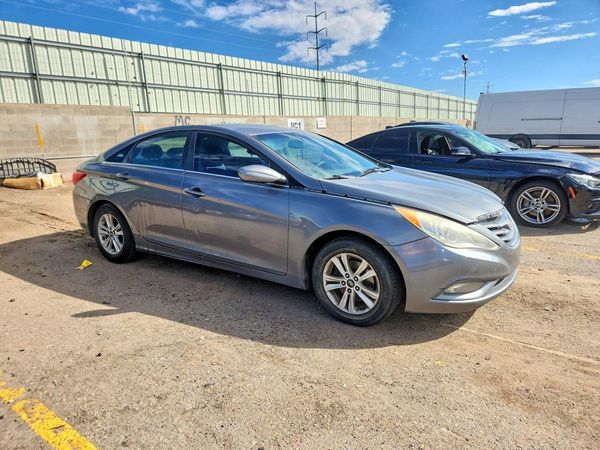 2013 HYUNDAI SONATA GLS/ GLS Popular — Passenger 3/4