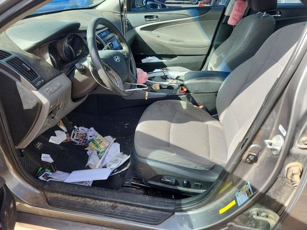 2013 HYUNDAI SONATA GLS/ GLS Popular — DENT