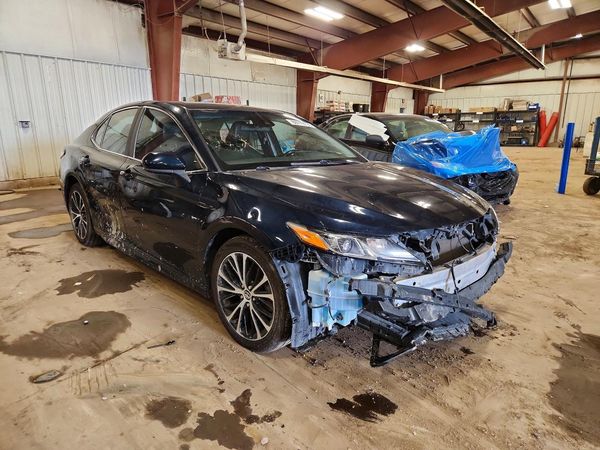 2019 TOYOTA CAMRY L/LE/SE/XLE — Passenger 3/4