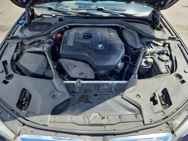 2018 BMW 530 — Engine bay
