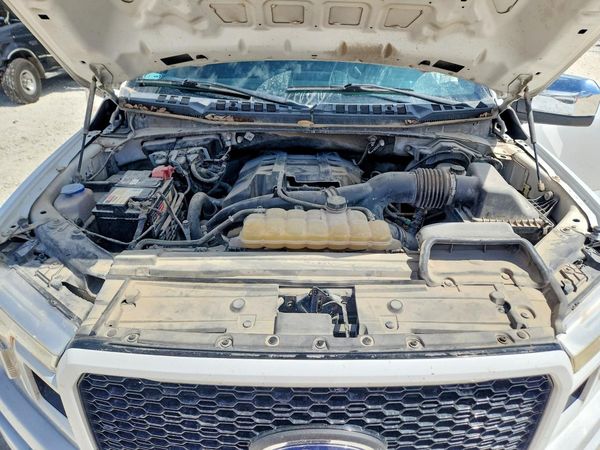 2018 FORD F150 — Engine bay