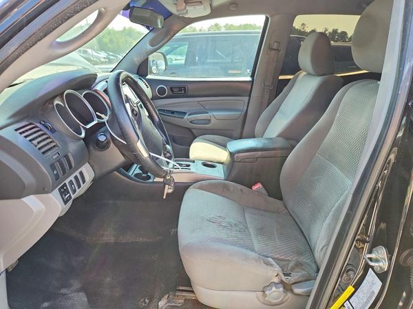 2015 TOYOTA TACOMA Delux Grade — DENT