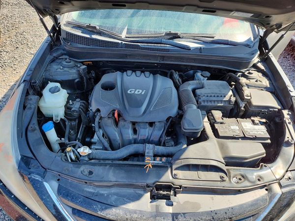 2014 HYUNDAI SONATA GLS/ GLS Popular — Engine bay