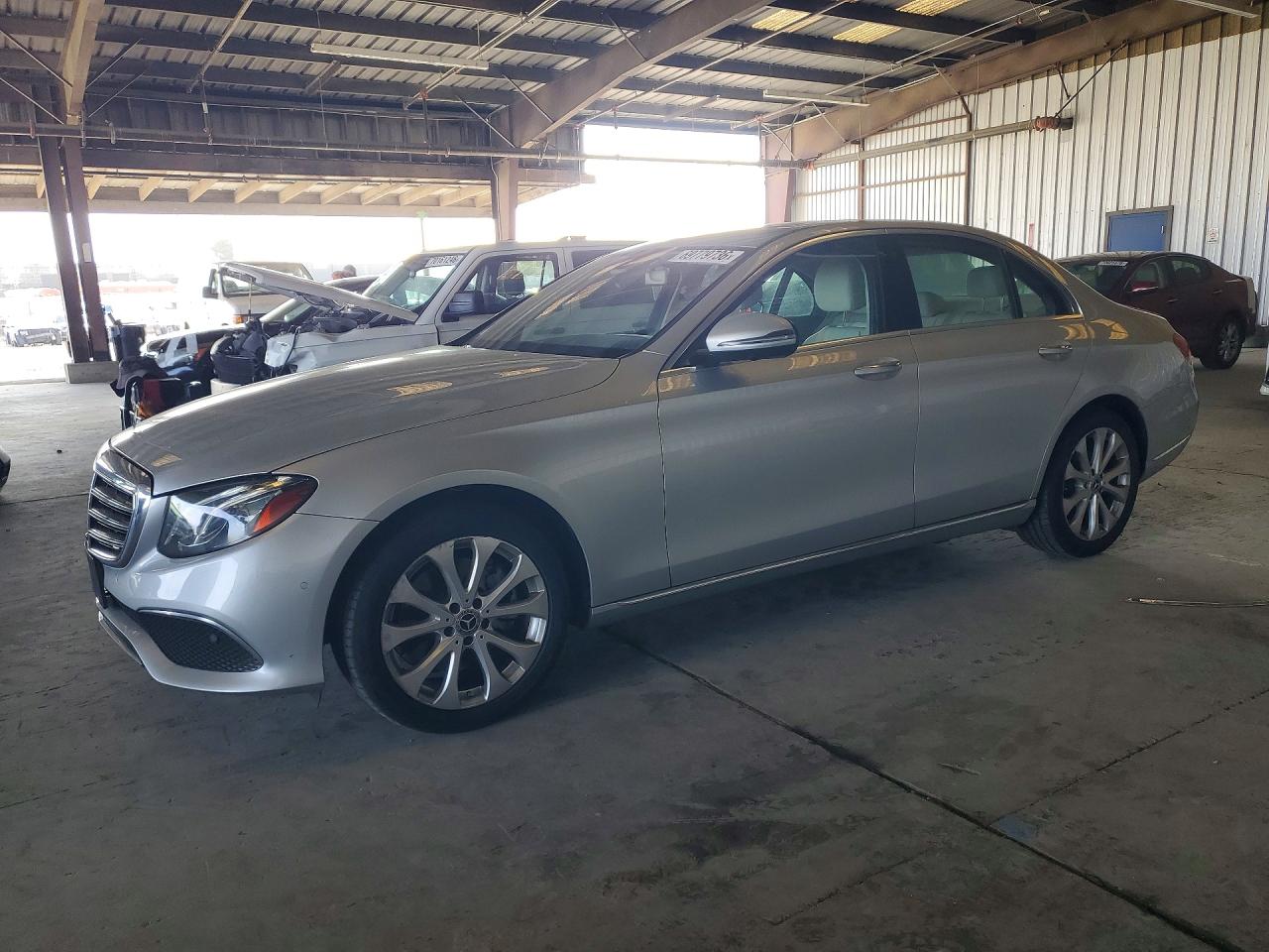 2019 MERCEDES-BENZ E-CLASS E300 — Front 3/4