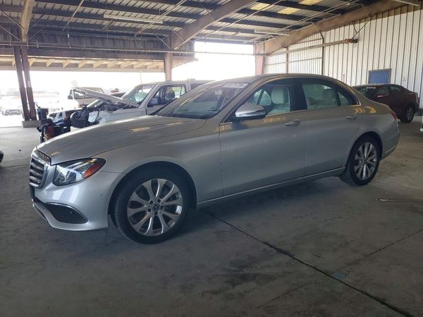 2019 MERCEDES-BENZ E-CLASS E300 — Front 3/4