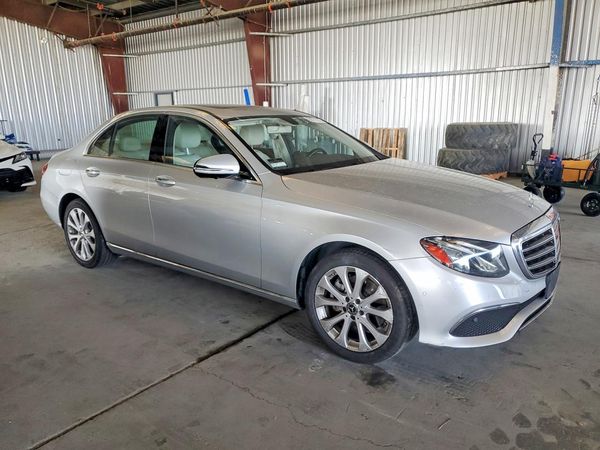 2019 MERCEDES-BENZ E-CLASS E300 — Passenger 3/4