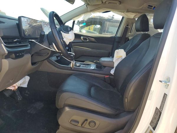 2026 KIA CARNIVAL — DENT