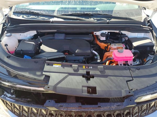 2026 KIA CARNIVAL — Engine bay