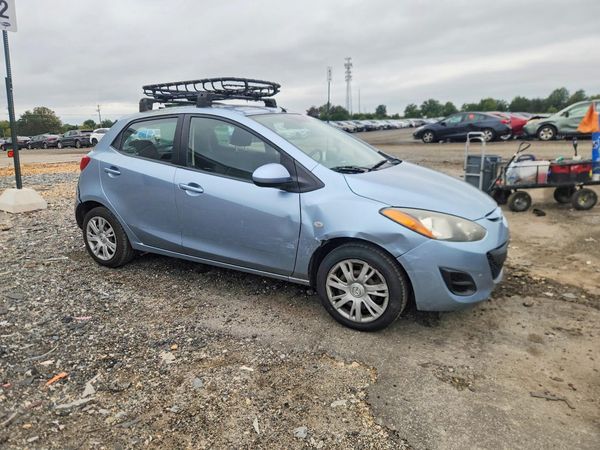 2013 MAZDA MAZDA2 Sport/GX — Passenger 3/4