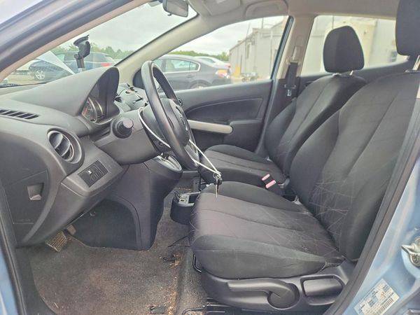 2013 MAZDA MAZDA2 Sport/GX — DENT