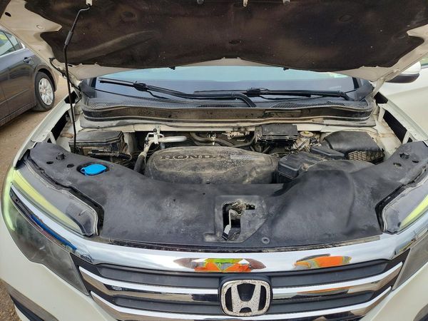 2016 HONDA PILOT EX — Engine bay