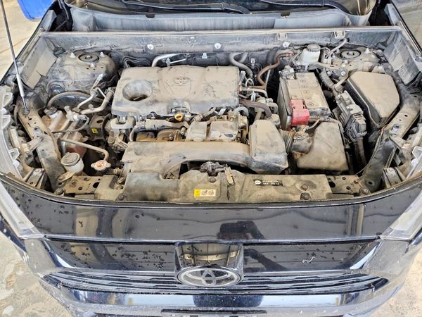 2023 TOYOTA RAV4 XLE — Engine bay