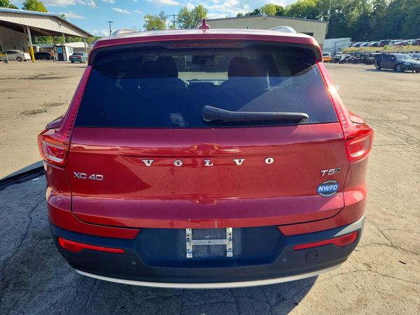 2021 VOLVO XC40 — DIRR