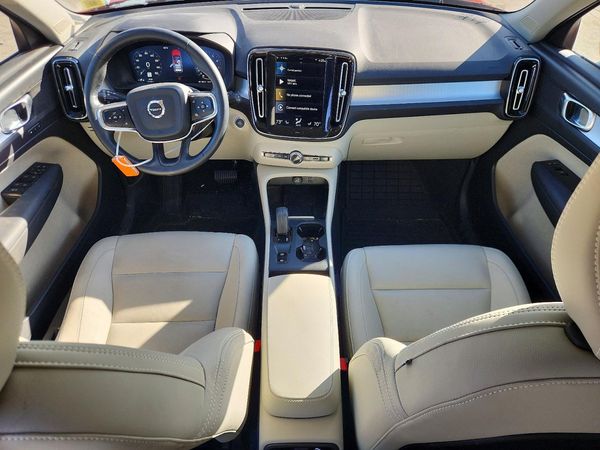 2021 VOLVO XC40 — CKPT