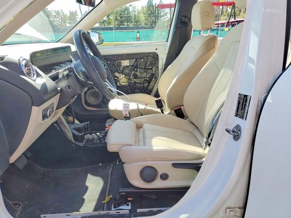 2022 MERCEDES-BENZ GLB GLB250 / GLB250 4MATIC — DENT