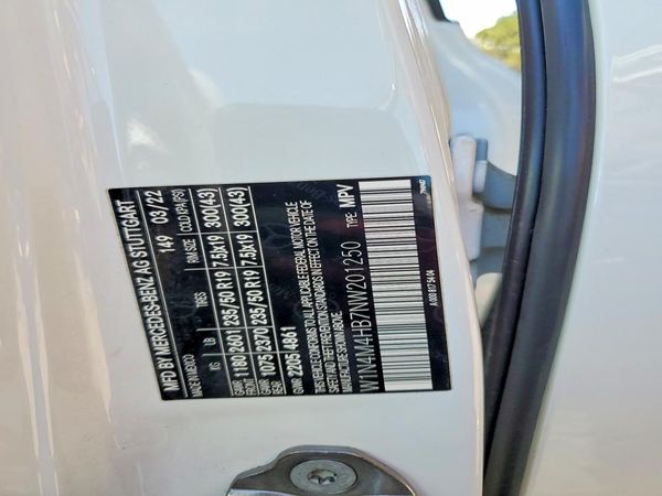 2022 MERCEDES-BENZ GLB GLB250 / GLB250 4MATIC — VINS