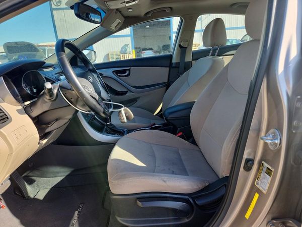 2016 HYUNDAI ELANTRA — DENT
