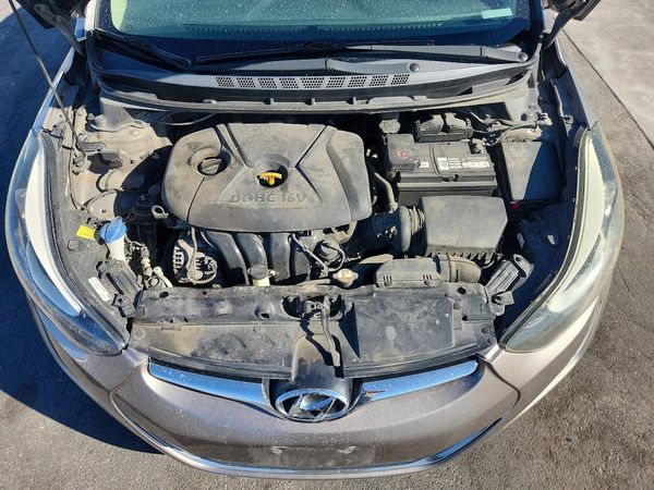2016 HYUNDAI ELANTRA — Engine bay